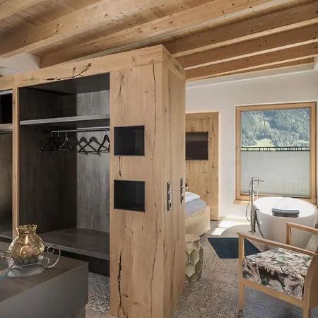 Zillertal Klee Mit Restaurant Kleementine