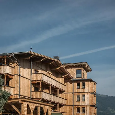 Apartment Zillertal Klee Mit Restaurant Kleementine *