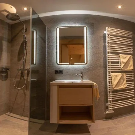 Apartment Zillertal Klee Mit Restaurant Kleementine