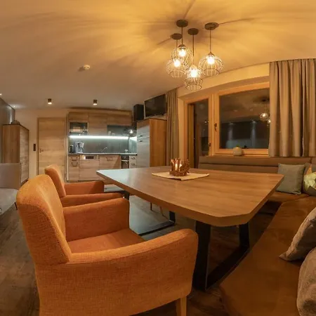 Zillertal Klee Mit Restaurant Kleementine