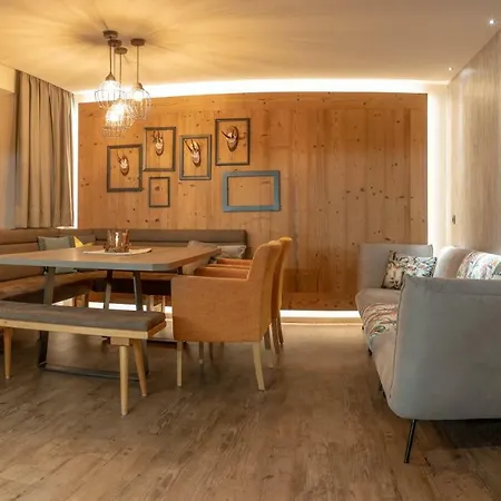 Zillertal Klee Mit Restaurant Kleementine * Рид-им-Циллерталь