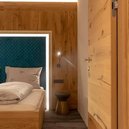 公寓 Zillertal Klee Mit Restaurant Kleementine *