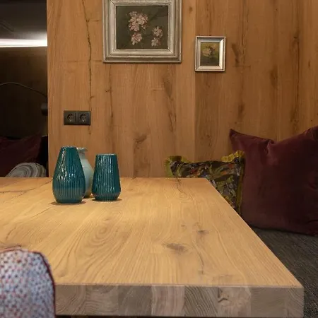 Апартаменты Zillertal Klee Mit Restaurant Kleementine Рид-им-Циллерталь