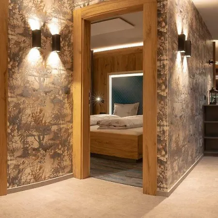 Zillertal Klee Mit Restaurant Kleementine *