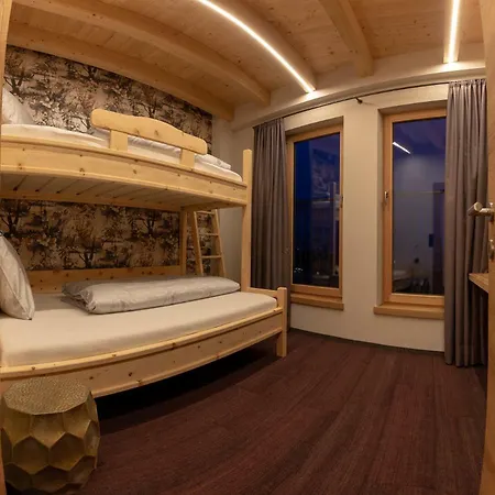 Апартаменты Zillertal Klee Mit Restaurant Kleementine Рид-им-Циллерталь
