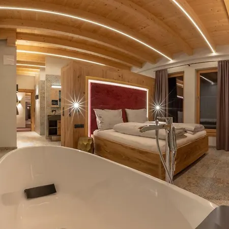 Zillertal Klee Mit Restaurant Kleementine * 齐勒河谷的里德