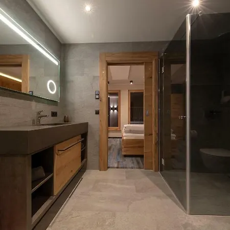 公寓 Zillertal Klee Mit Restaurant Kleementine