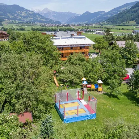 Zillertal Klee Mit Restaurant Kleementine