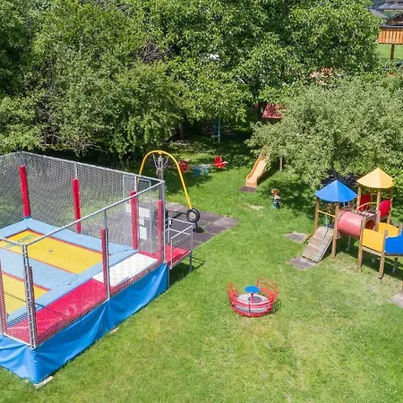 Zillertal Klee Mit Restaurant Kleementine