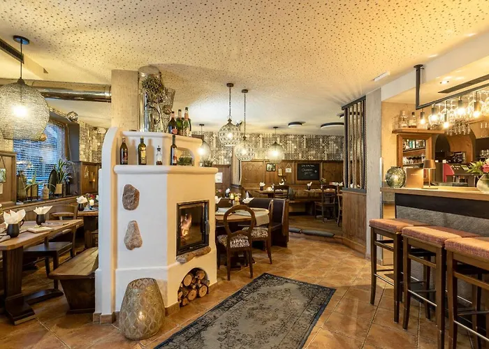 Zillertal Klee Mit Restaurant Kleementine