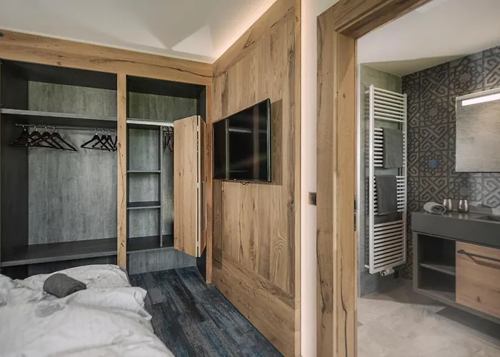 Zillertal Klee Mit Restaurant Kleementine Ried im Zillertal