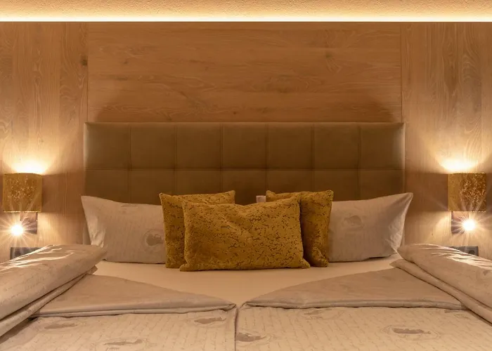 Zillertal Klee Mit Restaurant Kleementine Apartment Ried im Zillertal