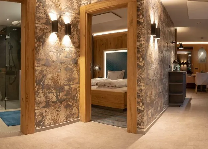 Zillertal Klee Mit Restaurant Kleementine *