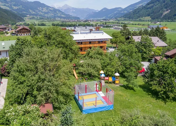 Zillertal Klee Mit Restaurant Kleementine