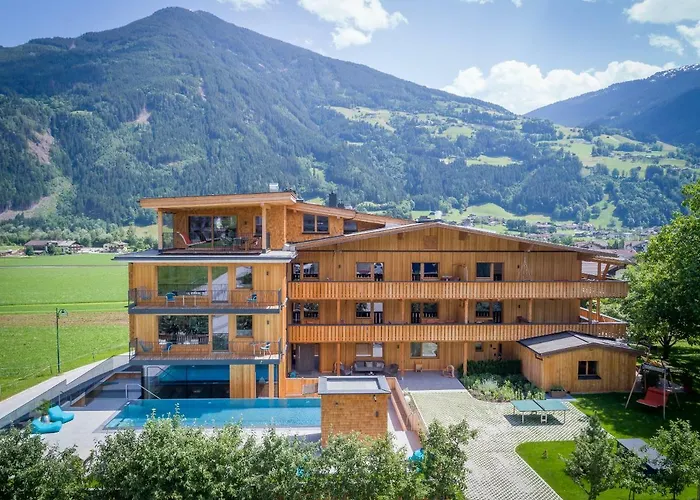 Apartment Zillertal Klee Mit Restaurant Kleementine *