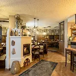 Zillertal Klee Mit Restaurant Kleementine