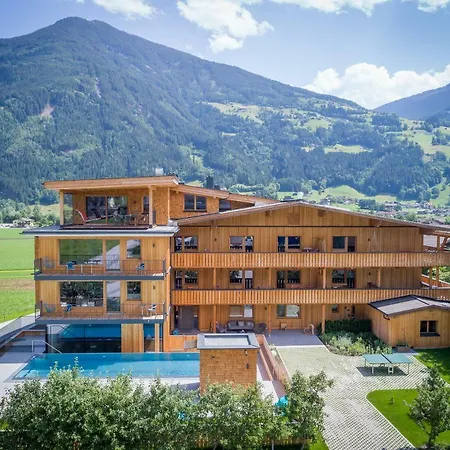 Apartamento Zillertal Klee Mit Restaurant Kleementine *